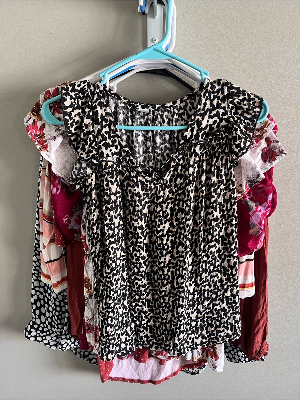 Woman’s Top Bundle - Picture 3 of 13